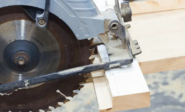 How to cut wood straight with circular saw (3 way)